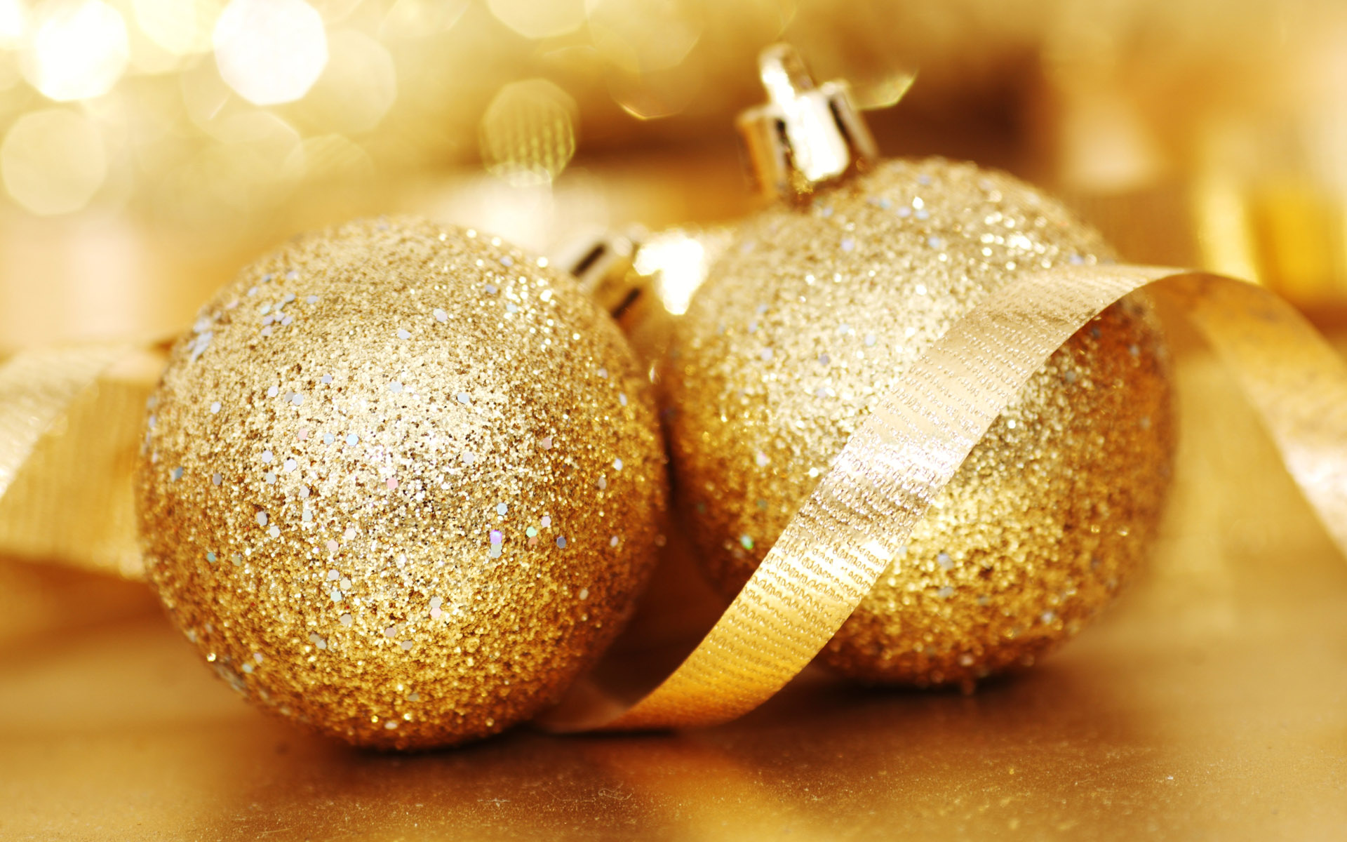 gold-christmas-ornaments-wallpaper.jpg